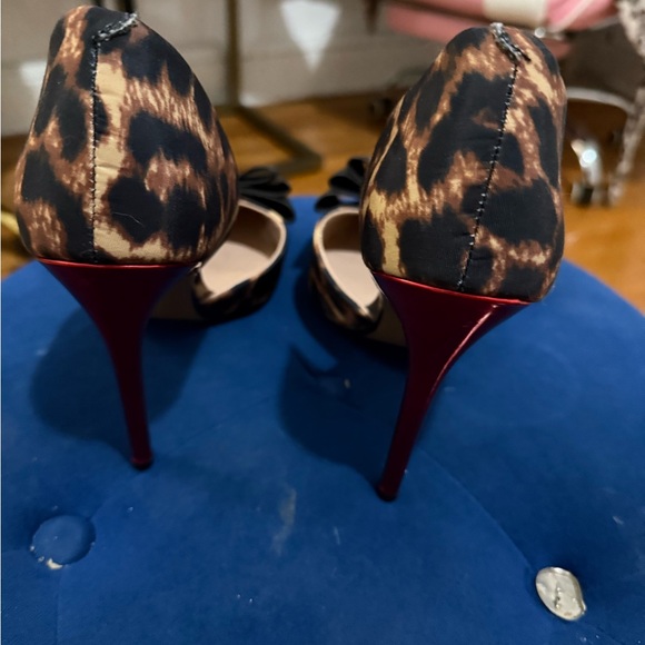 Betsey Johnson Leopard Print Heels with Bows | Leopard | size : 8.5 - Picture 1 of 4